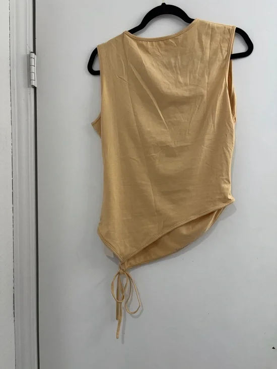 Asymmetric Fitted Ruched Tank Top - Women - Picture 8 of 10